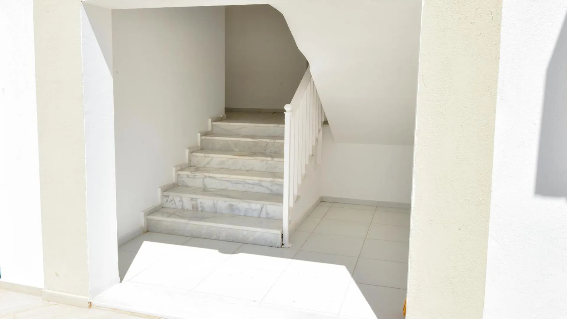 The Royal Links Two Bedroom Apartment オルタジャ